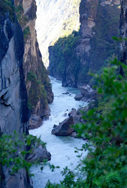 麗江旅行社：虎跳峽最佳徒步季節(jié)到了國(guó)家地理強(qiáng)烈推 薦